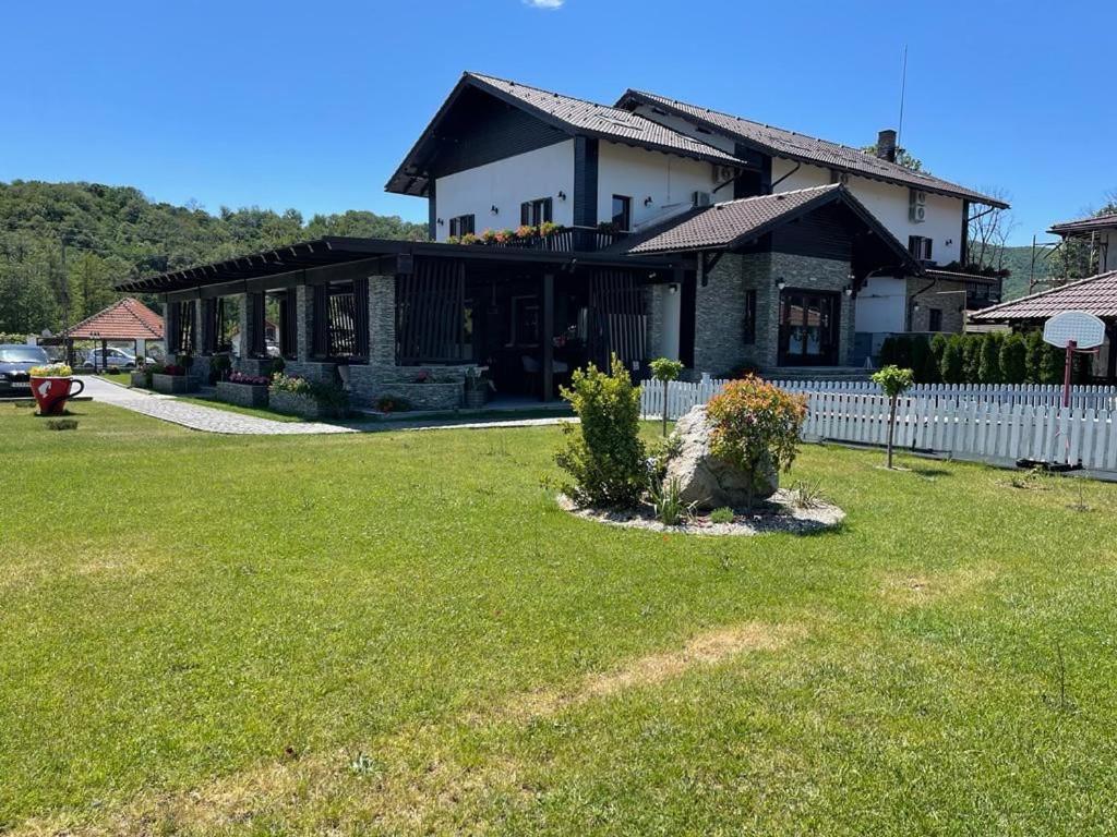 Pensiunea Câmpia Soarelui Apa Neagră Exterior foto